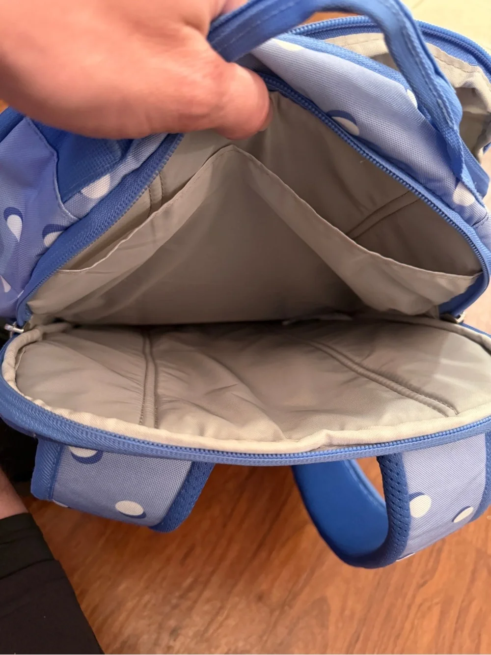 High Sierra style shoulder